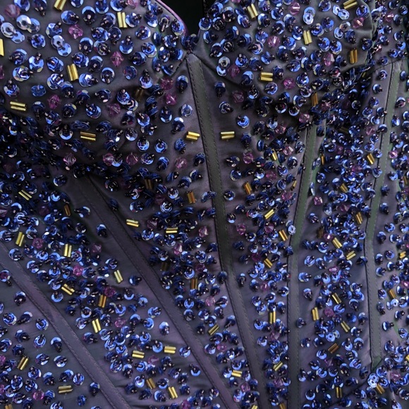 STUNNING Prom dress size 4 - Picture 14 of 16